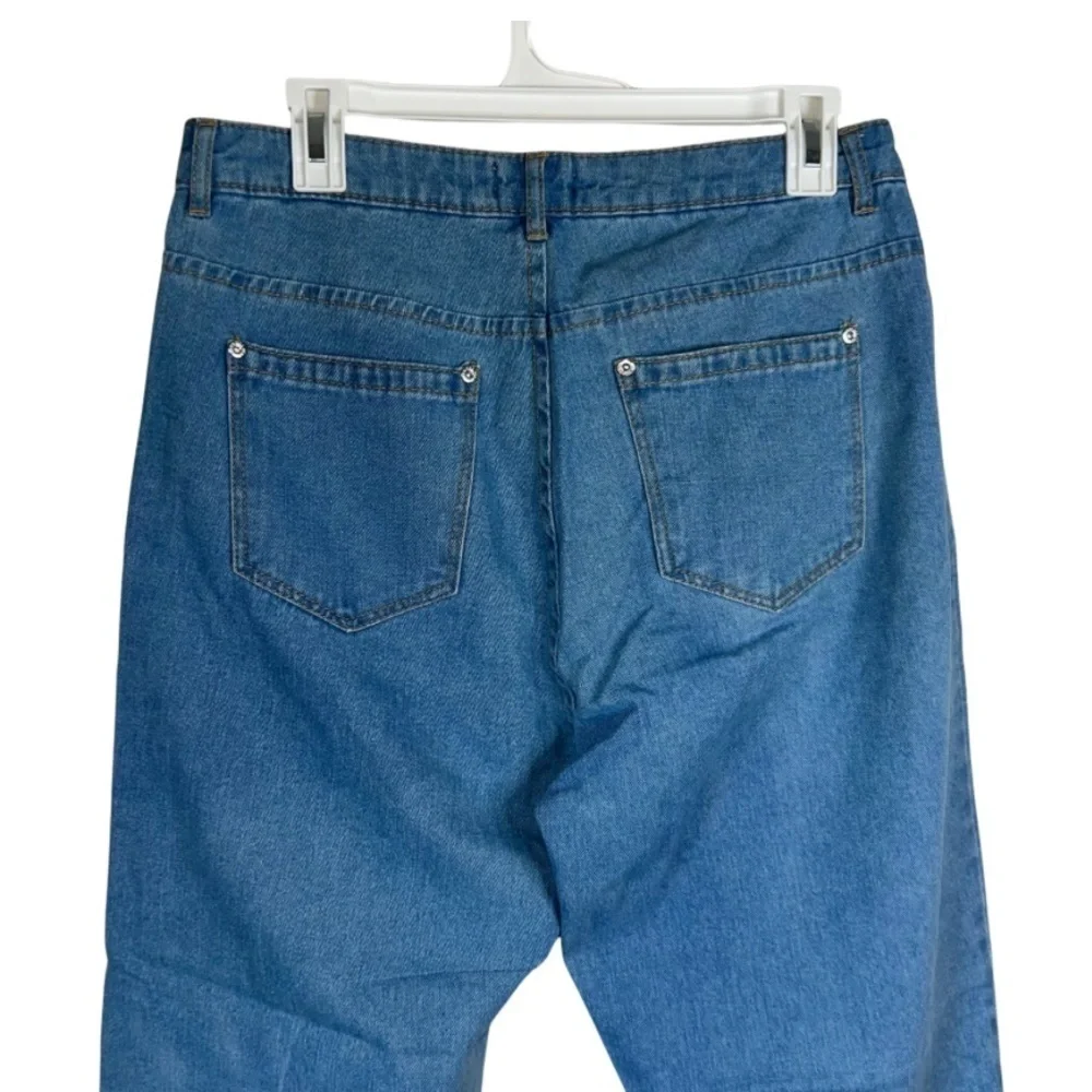 ASOS Wednesday’s Girl Mom Jeans in Light Wash Size 30